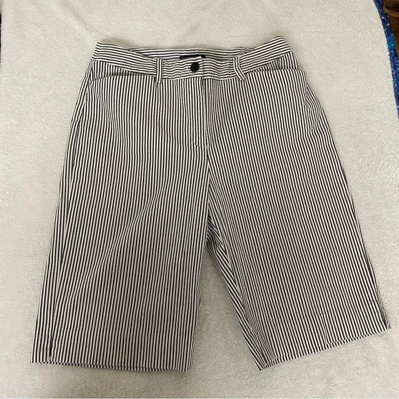 Pants - Jones New York Cotton Blend Seersucker Navy and White Bermuda Shorts Size 10